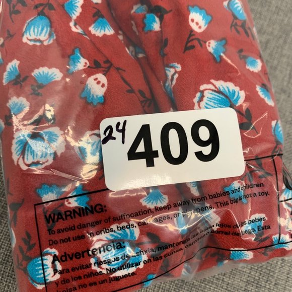 Forever 21 Cute Short Romper Medium Short Sleeve Low V-Neck Buttons Open Back - Picture 13 of 13